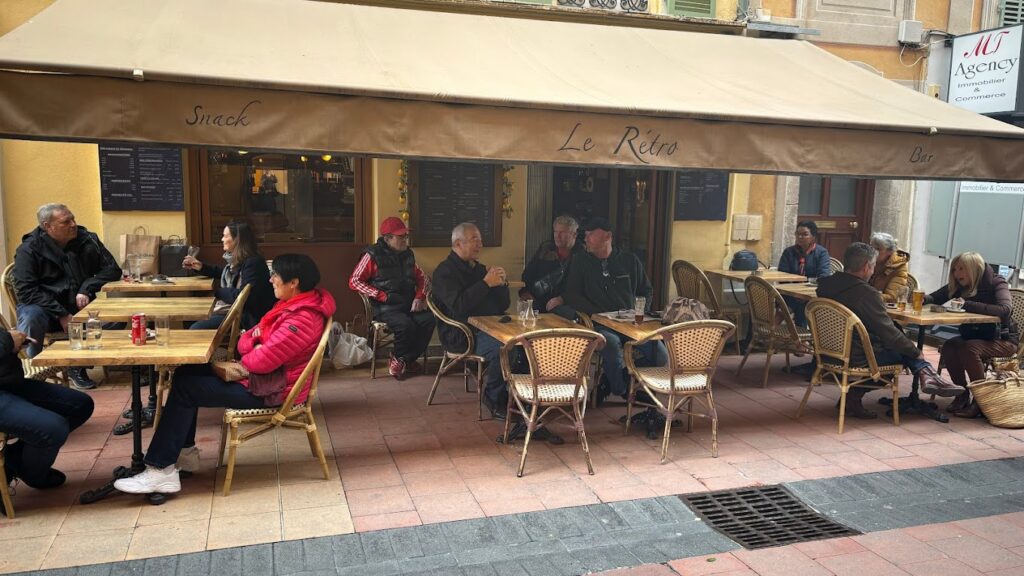 Le Retro Bar